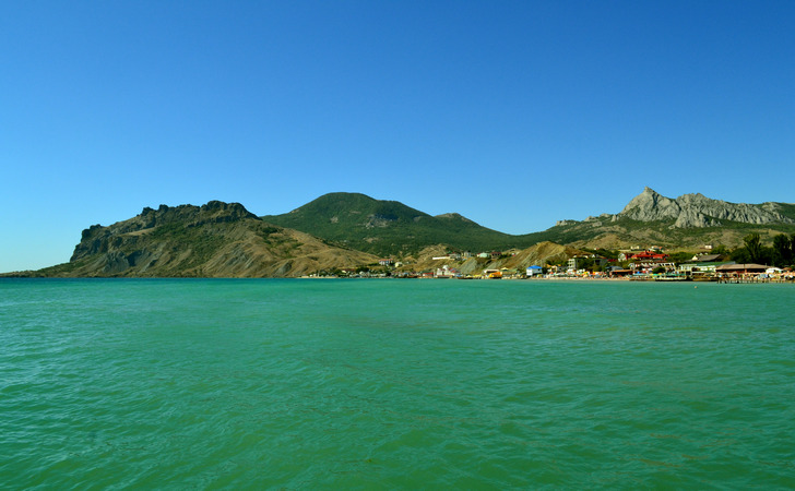 Побережье и горы Коктебеля в Крыму