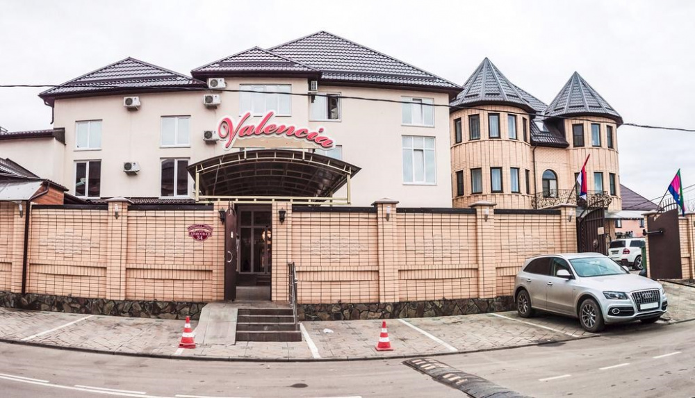 "Валенсия" отель в Краснодаре - фото 1