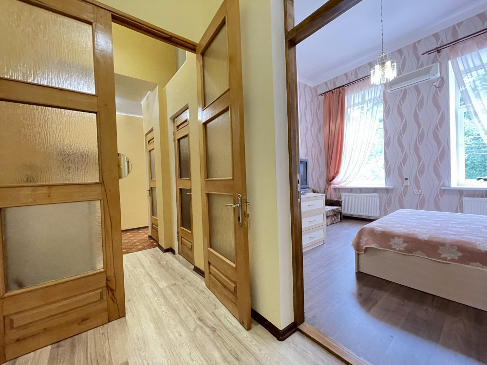 2х-комнатная квартира Адмиральский 22 в Феодосии - фото 11