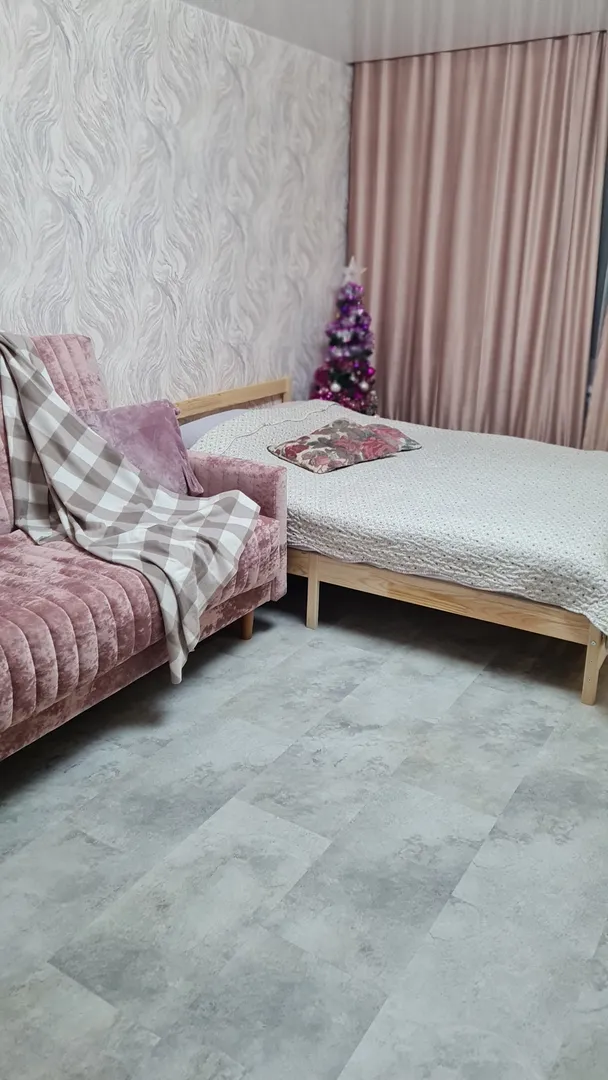 "Уютно и комфортно как дома" 2х-комнатная квартира в Медвежьегорске - фото 1