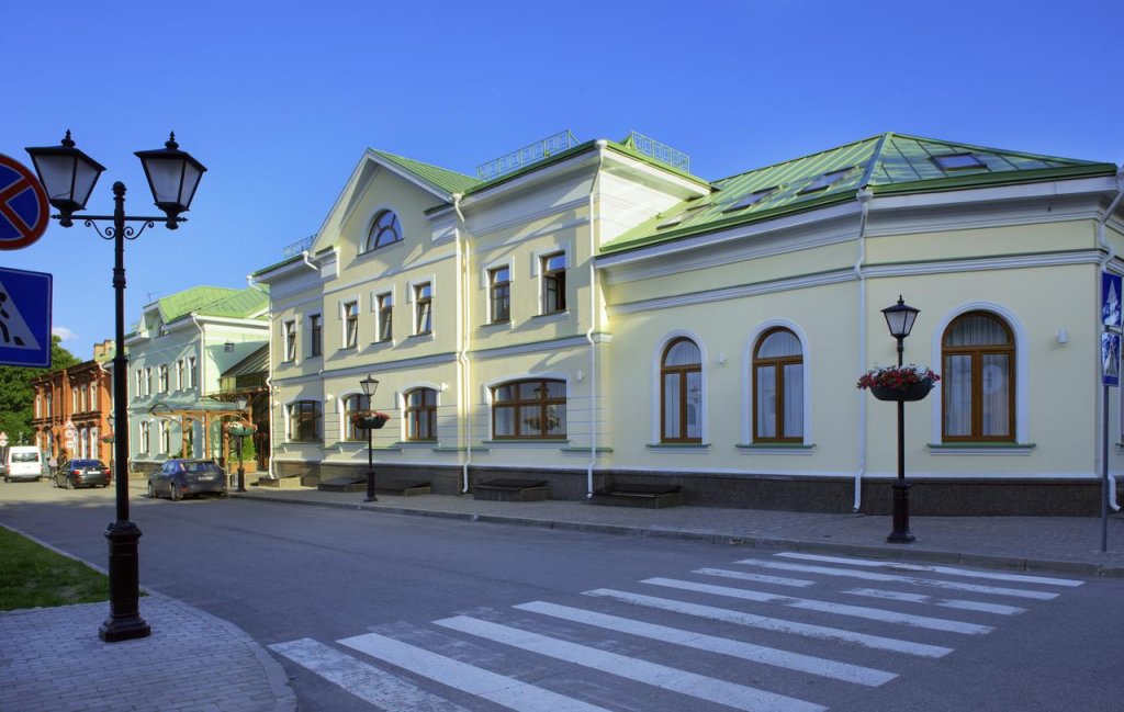 "Двор Подзноева" отель в Пскове - фото 1