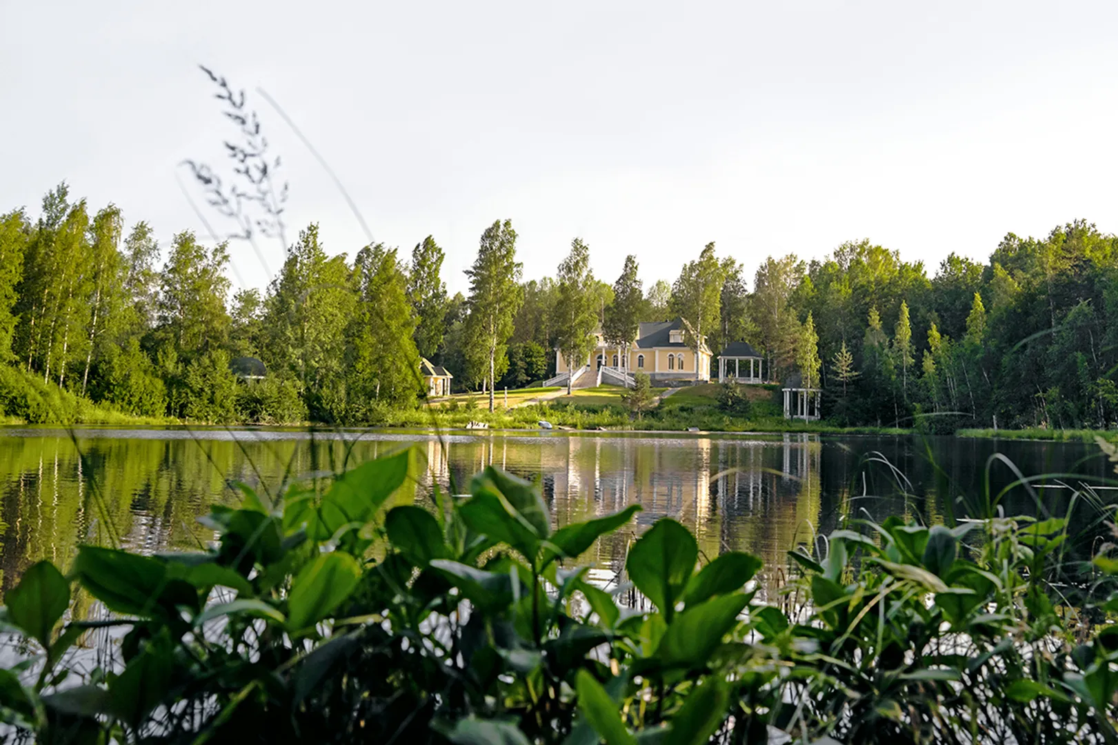 "С живописным видом на озеро" дом под-ключ в Токсово - фото 9
