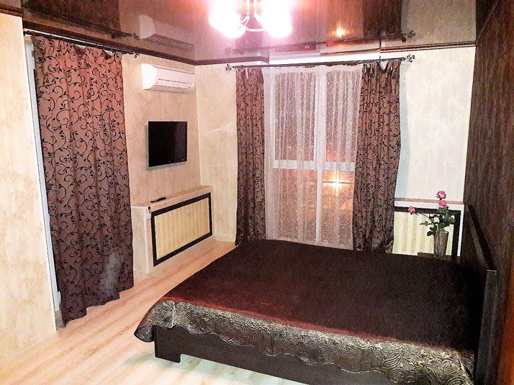 "Делюкс на Революционной 70" 2х-комнатная квартира в Уфе - фото 1