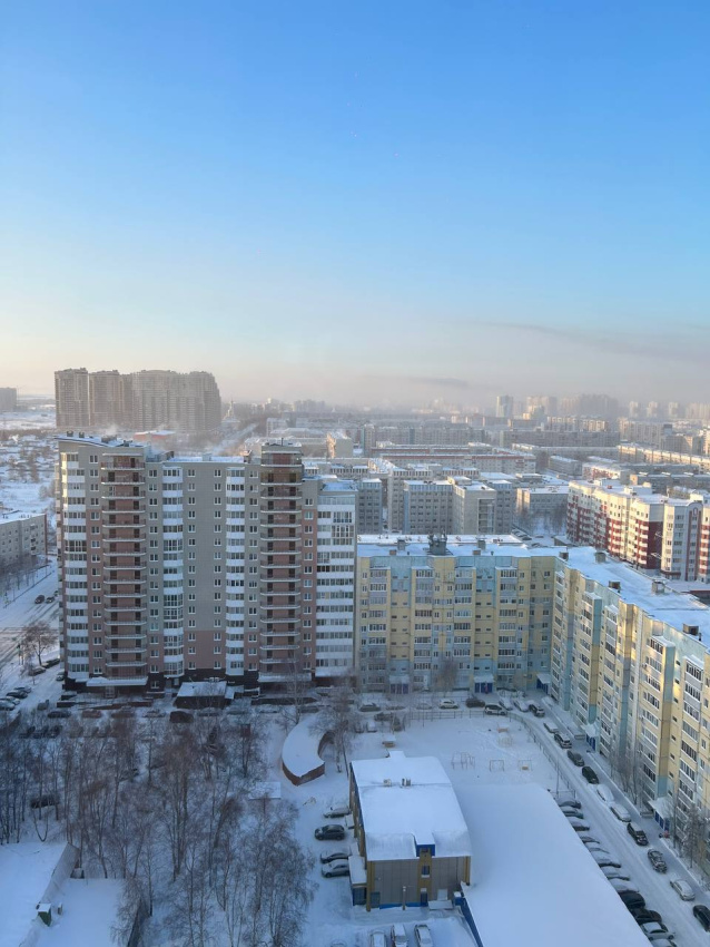 "С панорамным балконом" квартира-студия в Сургуте - фото 11