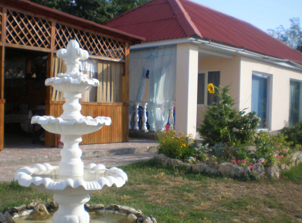 "Ранчо Тарханкут" гостевой дом в Черноморском - фото 1