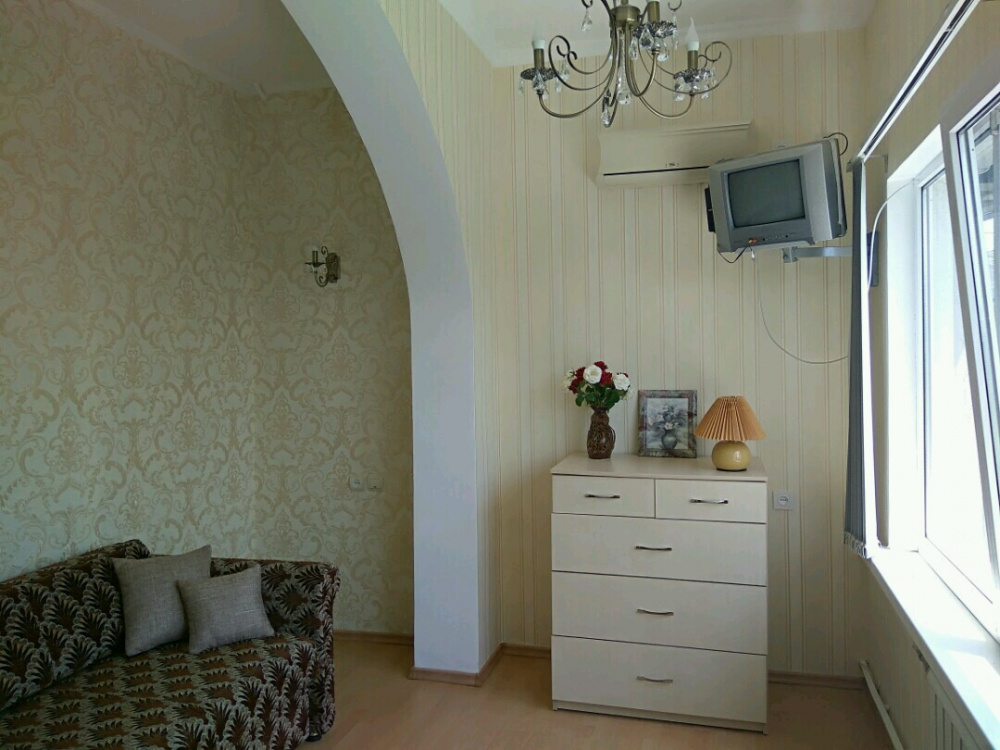 2х-комнатная квартира Калинина 14 в Алупке - фото 4