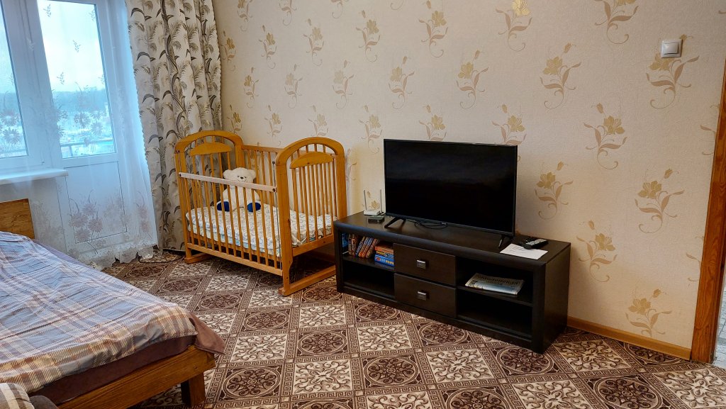 "На Петра Алексеева" 2х-комнатная квартира в Смоленске - фото 2