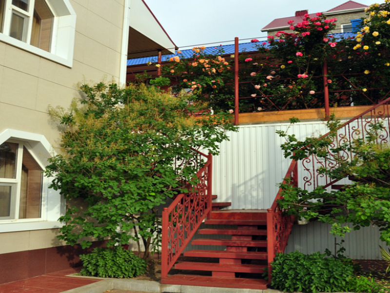 "Жилой дом с комнатами сезонного обслуживания" гостевой дом в Сукко - фото 14