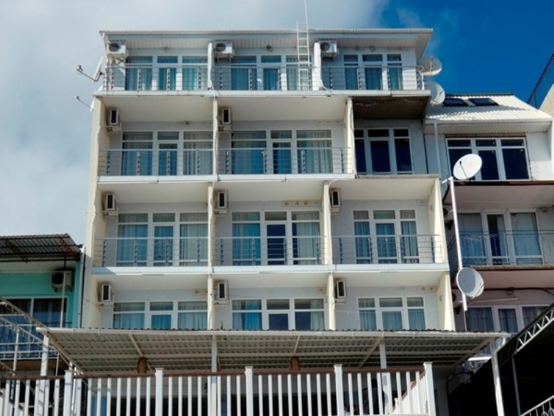 "35 Меридиан у самого моря" гостиница в Приветном (Алушта) - фото 1