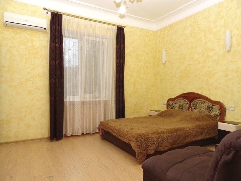 2х-комнатная квартира Чехова 25 в Ялте - фото 10