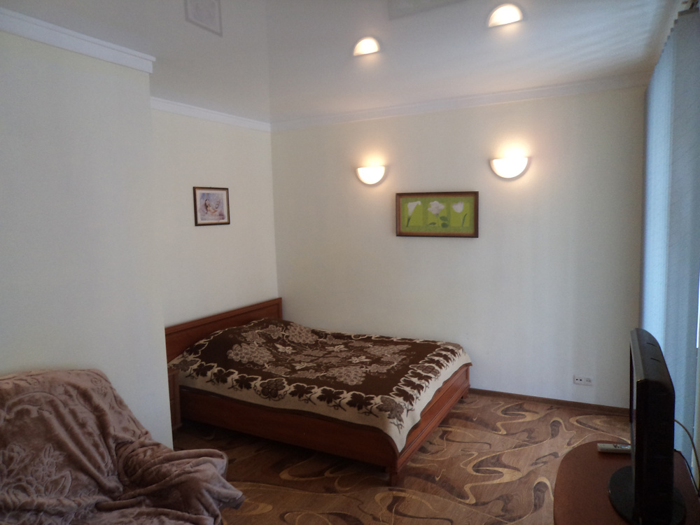 1-комнатная квартира Большая Морская 48 в Севастополе - фото 2