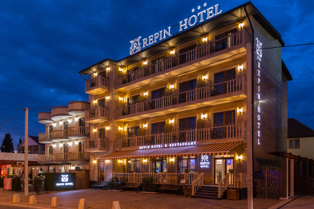 "Repin Hotel&Restaurant" отель в Витязево - фото 1