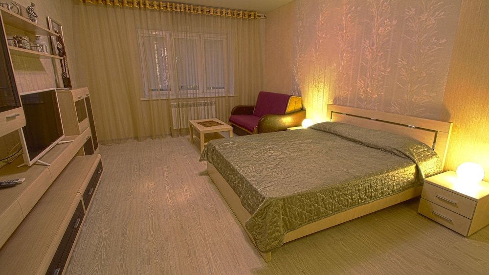 "Арендаград на Кронштадтском" 2х-комнатная квартира в Смоленске - фото 1