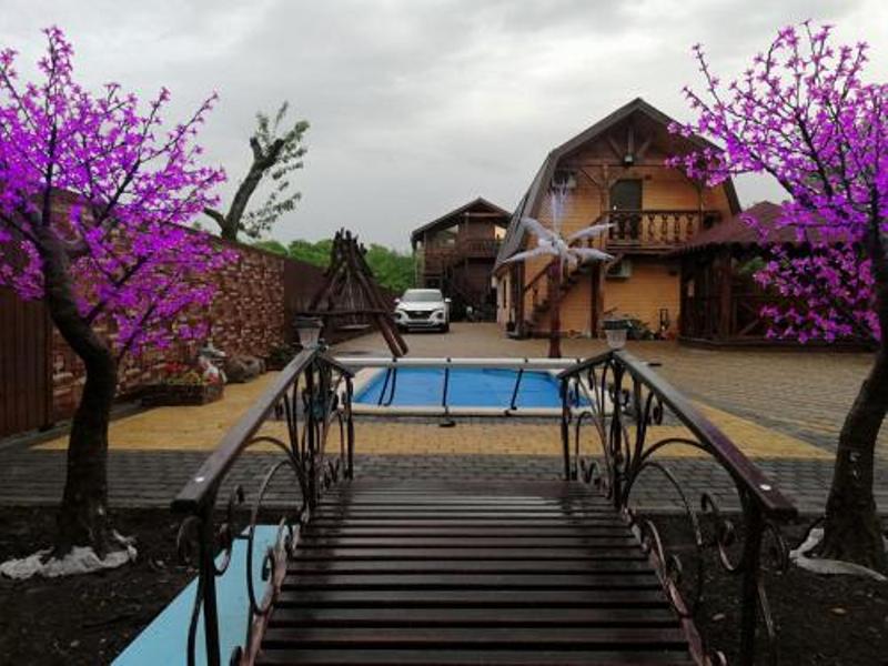 "Лаго-Наки" гостиница в п. Каменномостский - фото 1