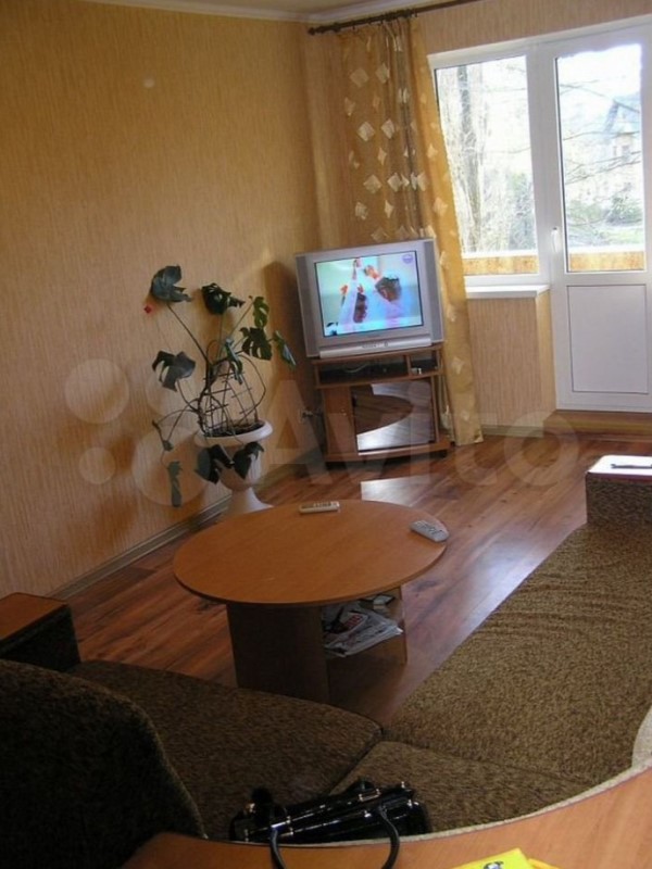 3х-комнатная квартира Войкова 17 в Керчи - фото 1
