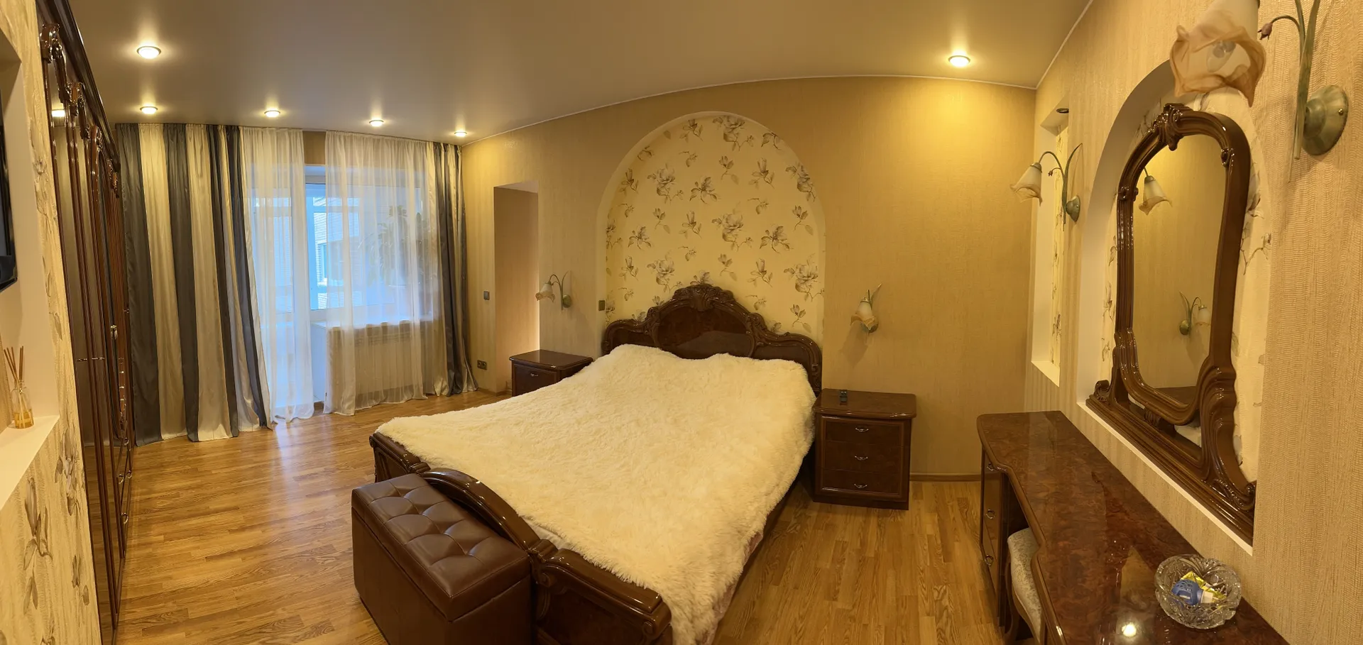 "Уютная на берегу озера Разлив" 4х-комнатная квартира в Сестрорецке - фото 1