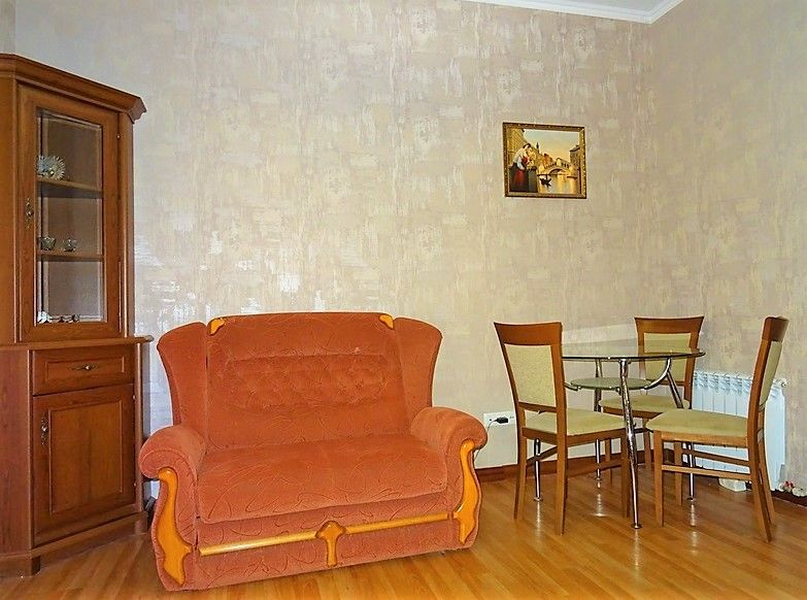 "Евродвушка в центре" 2х-комнатная квартира в Евпатории - фото 1
