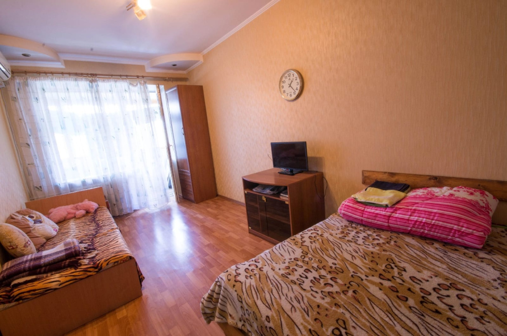 "На Севастопольской 22" 1-комнатная квартира в Симферополе - фото 2