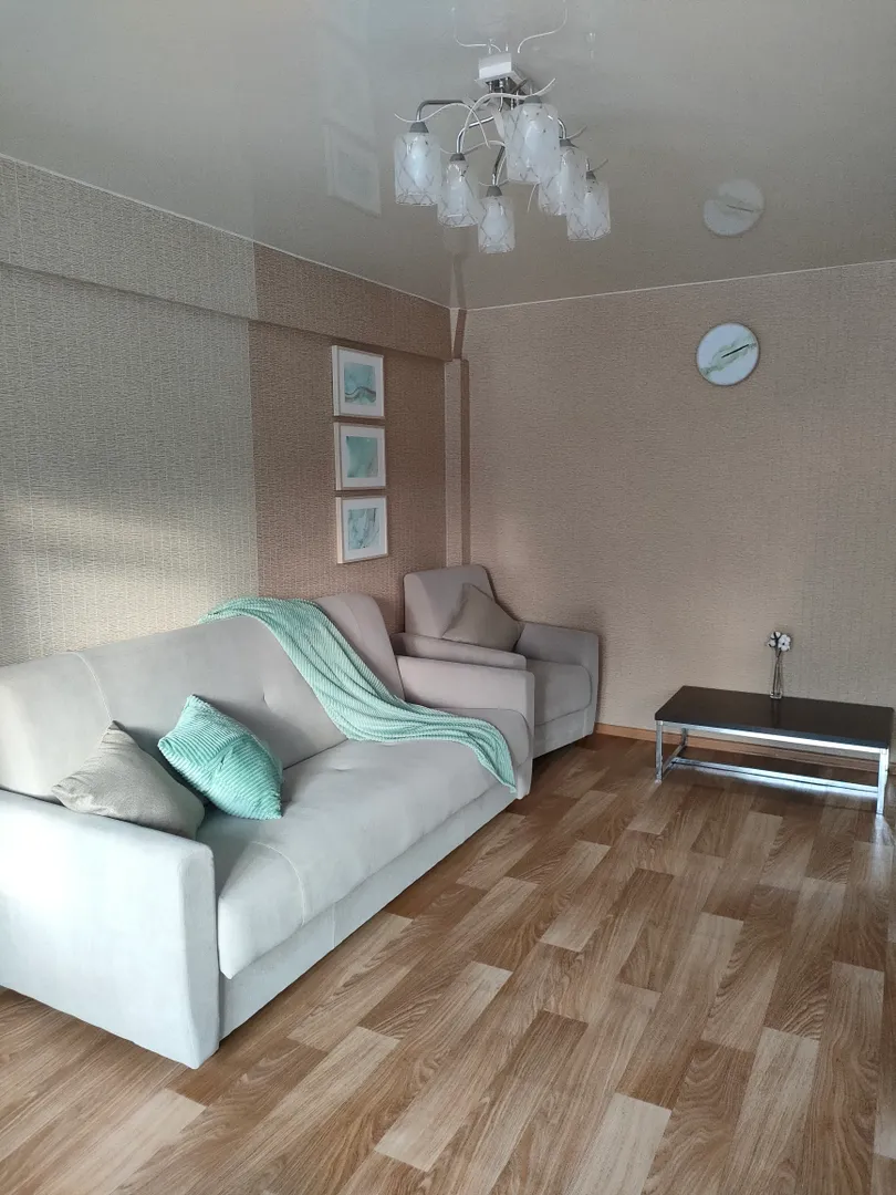 "С изолированной спальней" 2х-комнатная квартира в Железногорске - фото 2