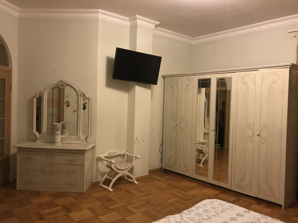 2х-комнатная квартира Тельмана 42 в Кисловодске - фото 3