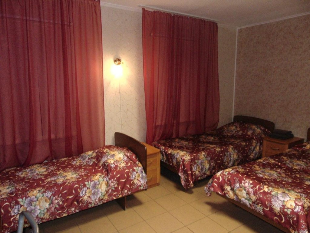 "Гостевой домик" гостиница в Добрянке - фото 1