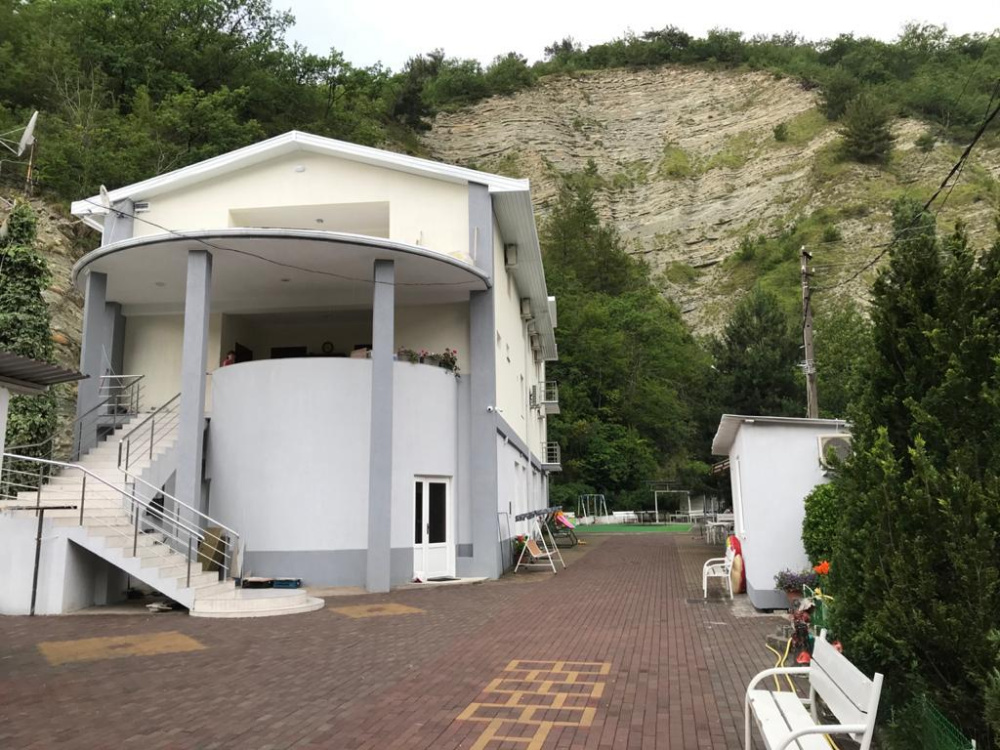 "Белые Скалы" гостевой дом в Лазаревском - фото 1