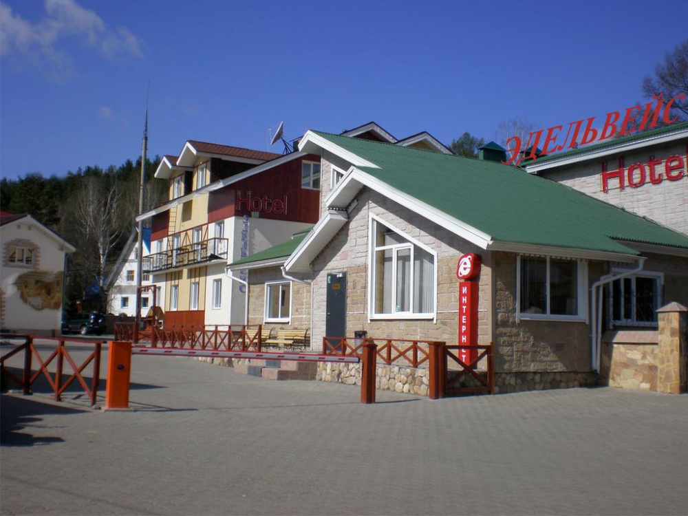 "Эдельвейс" отель в Новоабзаково - фото 1