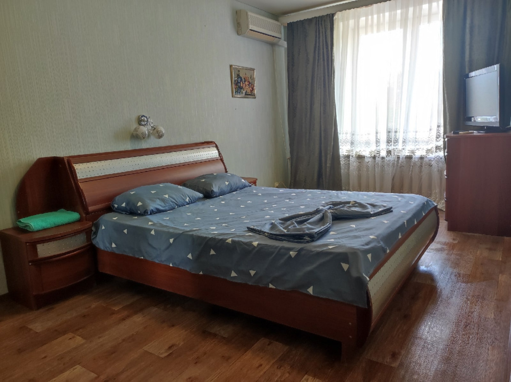 2х-комнатная квартира Ленина 16 в Волгограде - фото 1