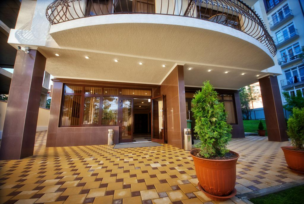 "Фаворит" отель в Геленджике - фото 1