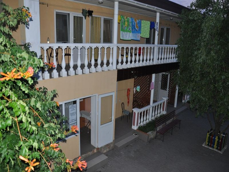 "Али-Баба" гостевой дом в п. Межводное (Черноморское) - фото 3