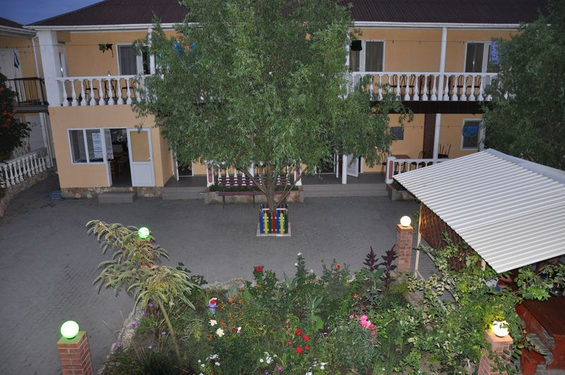 "Али-Баба" гостевой дом в п. Межводное (Черноморское) - фото 2