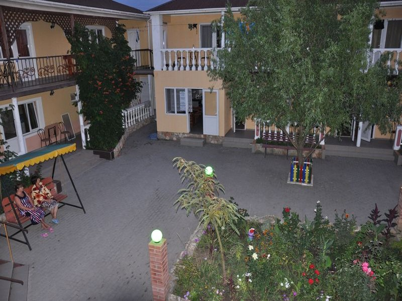 "Али-Баба" гостевой дом в п. Межводное (Черноморское) - фото 4