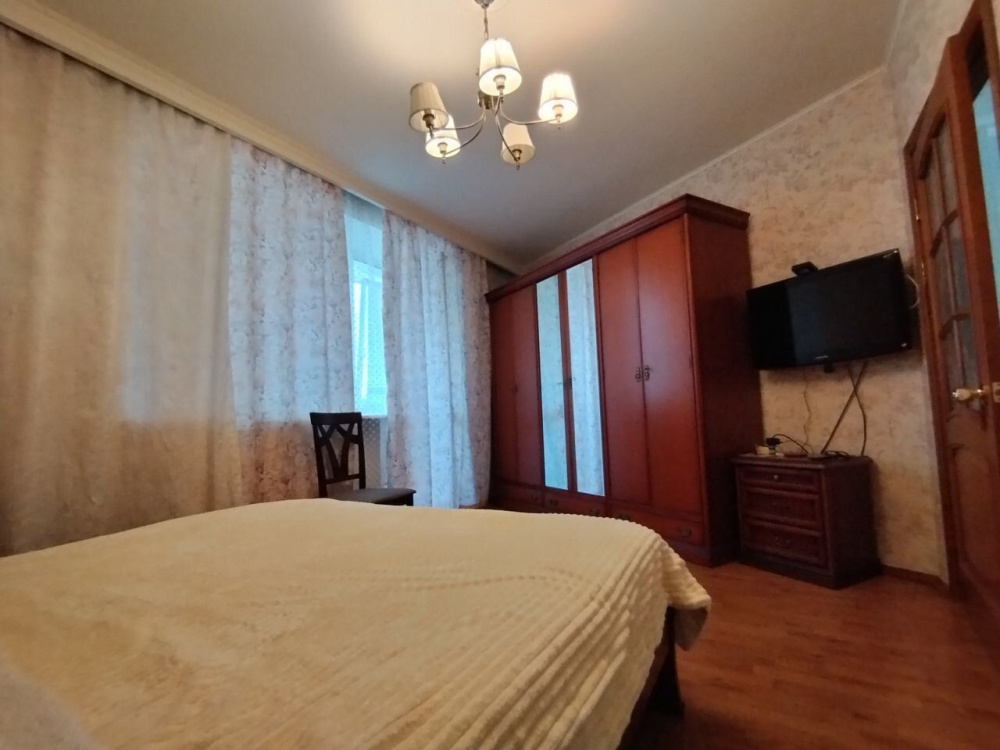 "Уютная на Полесской 19" 3х-комнатная квартира в Орле - фото 2