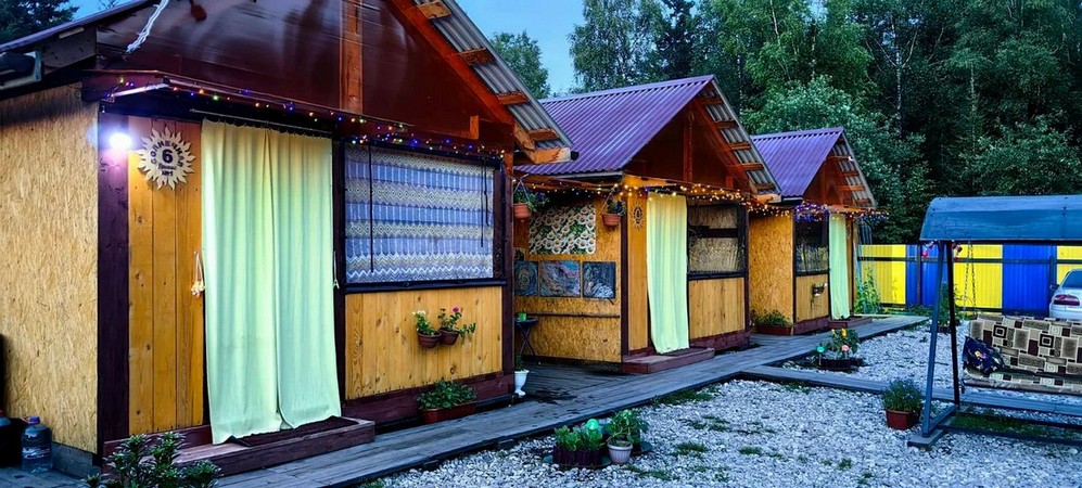 "Гостевые домики" база отдыха в Выдрино - фото 1