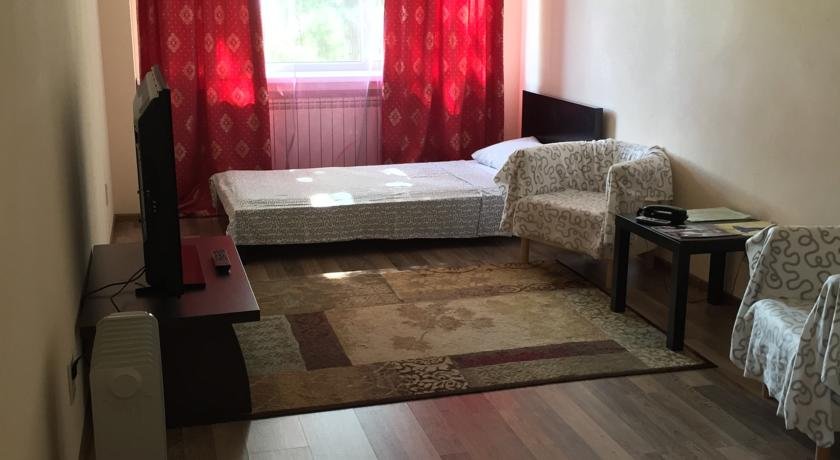 "Три комнаты" гостиница в Батайске - фото 4