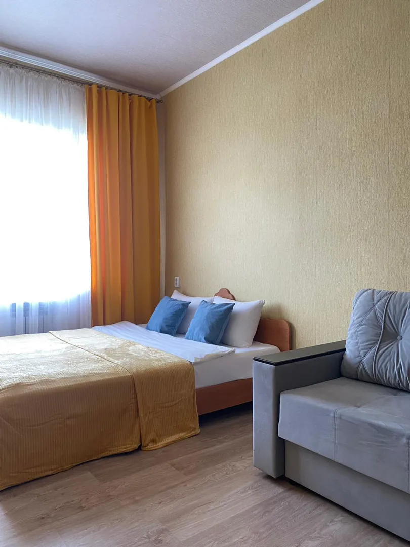 "Уютная однушка" 1-комнатная квартира в Семикаракорске - фото 1