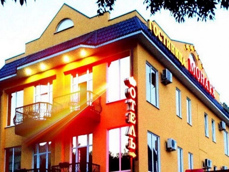 "Монарх" гостиница в Ессентуках, ул. Кисловодская, 73 - фото 1