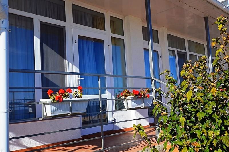 "Апартаменты Море-Море на Черноморской набережной" гостевой дом в Феодосии - фото 9