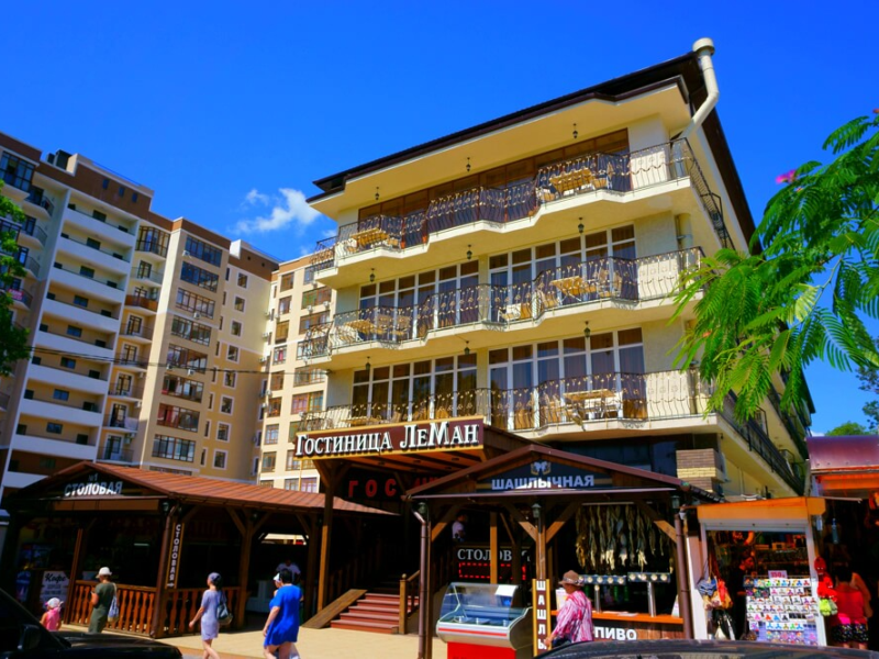 "ЛеМан" отель в Кабардинке - фото 1