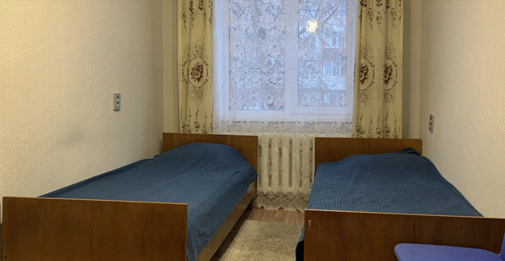 "В центре" 3х-комнатная квартира в Людиново - фото 3