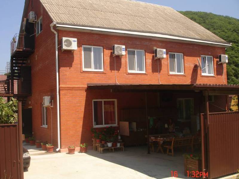 "Карина" гостевой дом в Пляхо - фото 1