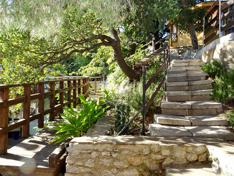 "Кипарисовый рай" гостевой дом в Алупке - фото 2