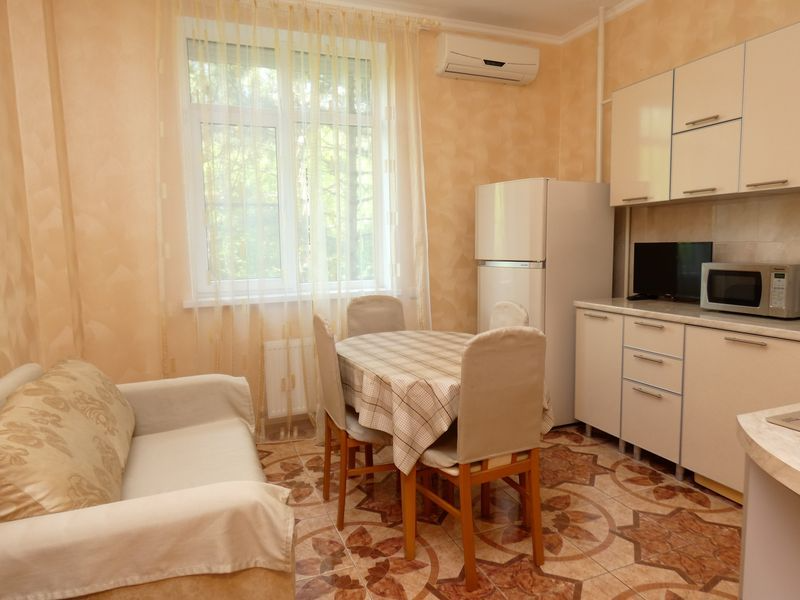 1-комнатная квартира Циолковского 54 в Геленджике - фото 4