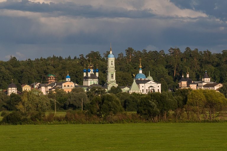 1080px-Оптина_Пустынь_Козельский_район.jpg 1080px-Оптина_Пустынь_Козельский_район.jpg