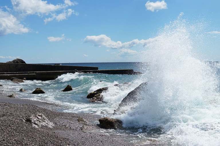 crimea-wave-black-sea.jpg crimea-wave-black-sea.jpg