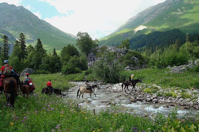Конная экскурсия по горам Кавказского заповедника