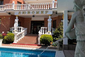 Отели Витязево с подогреваемым бассейном, "Villa Lubomir" (Вилла Любомир) с подогреваемым бассейном - фото