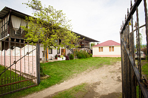 Гостевые дома Цандрипша с бассейном, "Нарт" с бассейном - цены