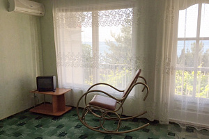 &quot;Дача у моря&quot; гостевой дом в Малореченском (Алушта), ул. Подгорная, 25/а фото 2