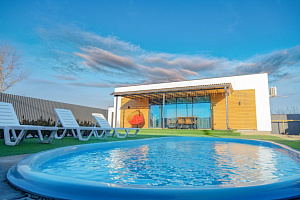 Отели Лагонаки с бассейном, "VillaMaya" коттедж с бассейном